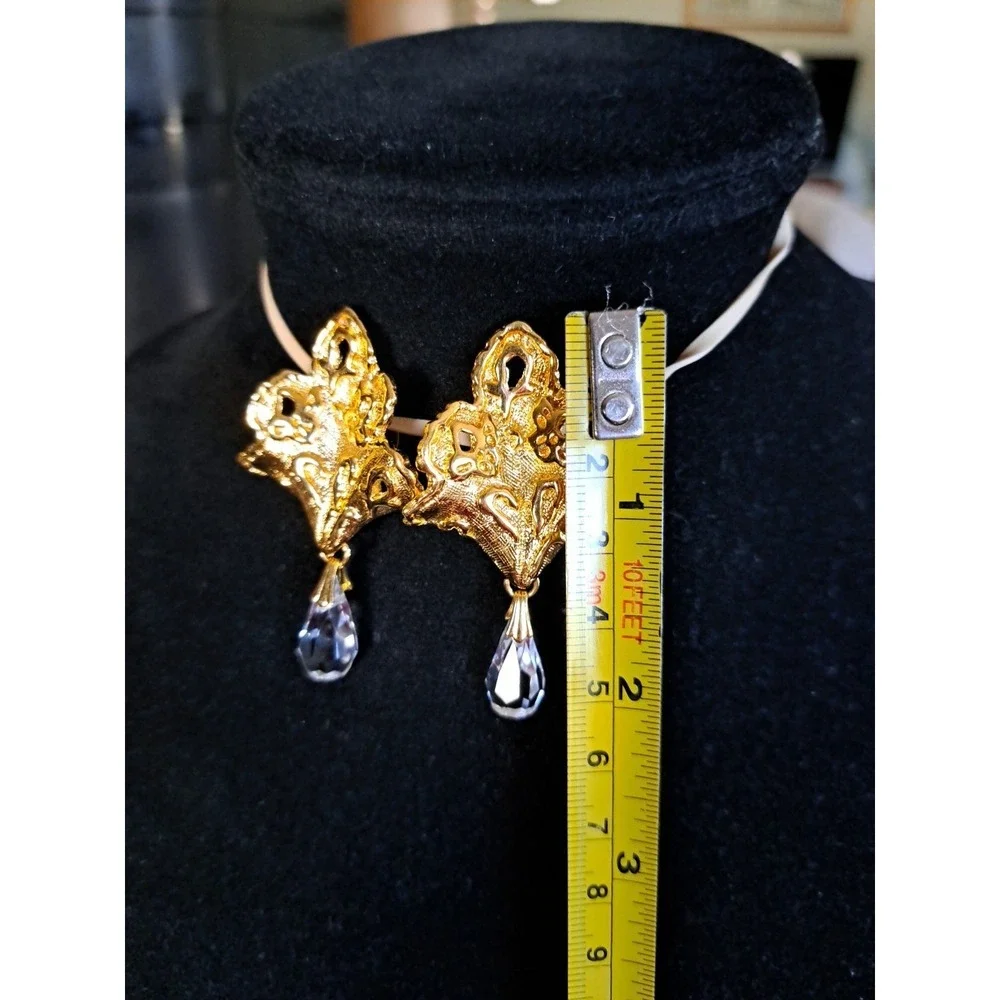Vintage Goldtone Clip On Earrings 
